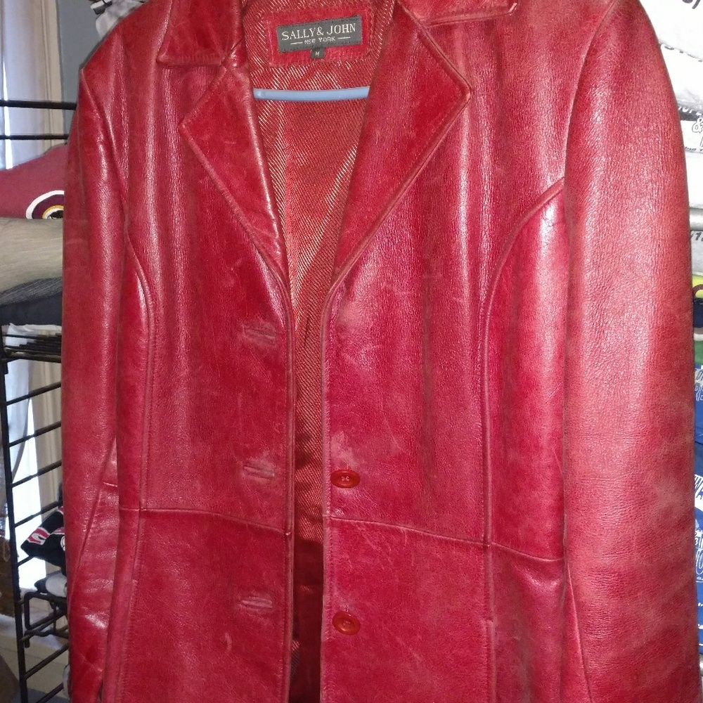 Red Leather - Picture 2 of 4